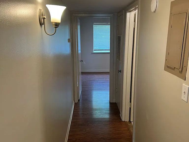 134 N Meyers Dr — Photo 6