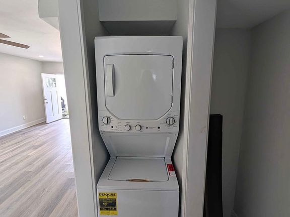 5th image of 3904 Ocean View Dr #D
