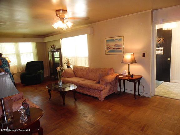 3rd image of 12 Farm Ln