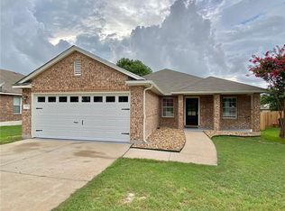 409 W South St, Leander, TX 78641