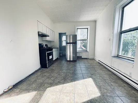 Rented by Douglas Elliman | media 16