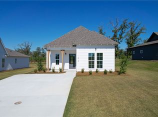 1013 Crossing Ct E, Valley, AL 36854