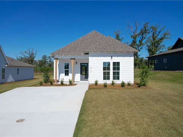 49 Crossing Ct E, Valley, AL 36854