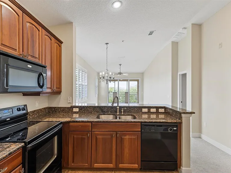 35 Riverview Bnd S #1841 — Photo 10