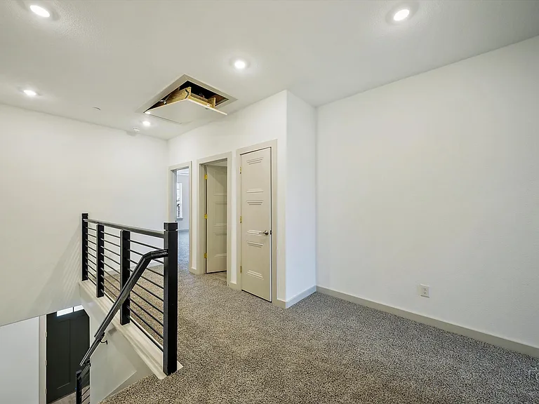 543 Eiseley Dr — Photo 11