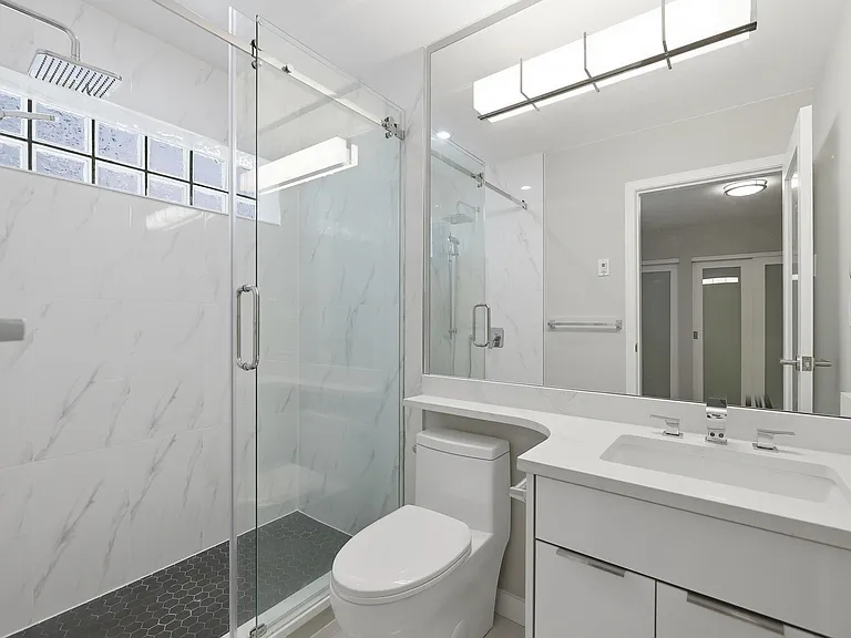 15240 Victoria Ave — Photo 19