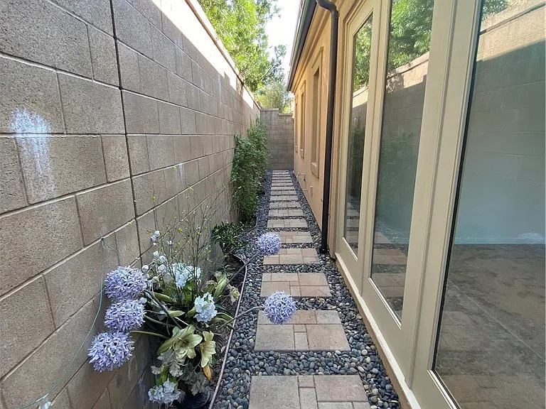 72 Gardenhouse Way — Photo 12