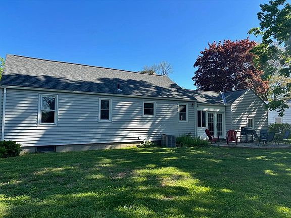 4th image of 65 Brookside Cir