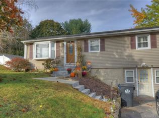 13 Hillcrest Ave, Ledyard, CT 06339