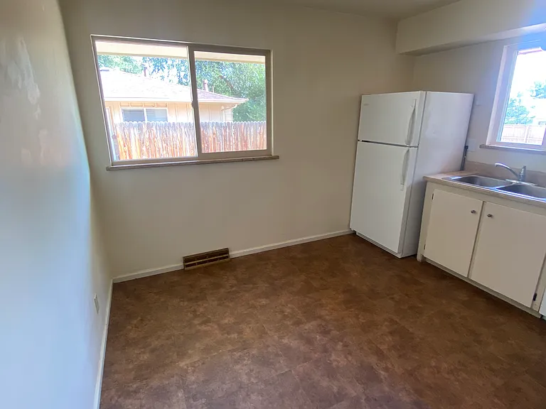 608 Cowan St #608 — Photo 5