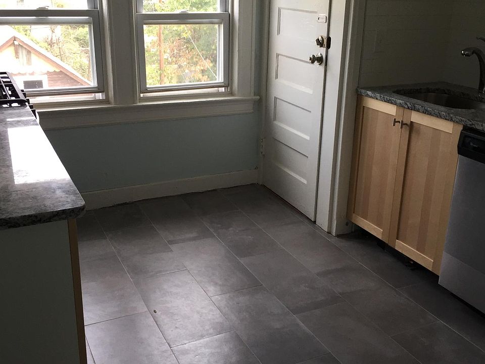 1st image of 79 Montague Pl #3