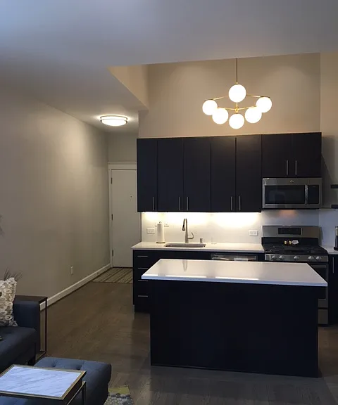1822 W Wabansia Ave #2R — Photo 5