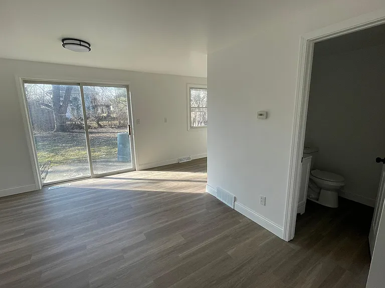 1821 N Bond St — Photo 5