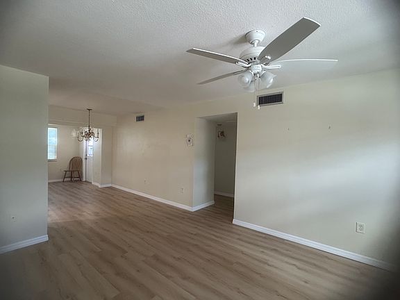 4th image of 4158 Tamiami Trl