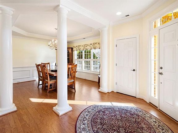 3rd image of 1001 Belva Ct