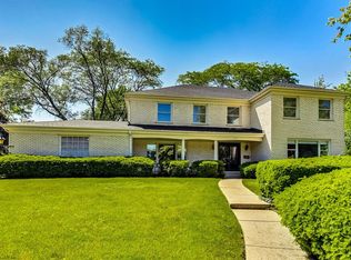 370 Shenandoah Ct, Deerfield, IL 60015