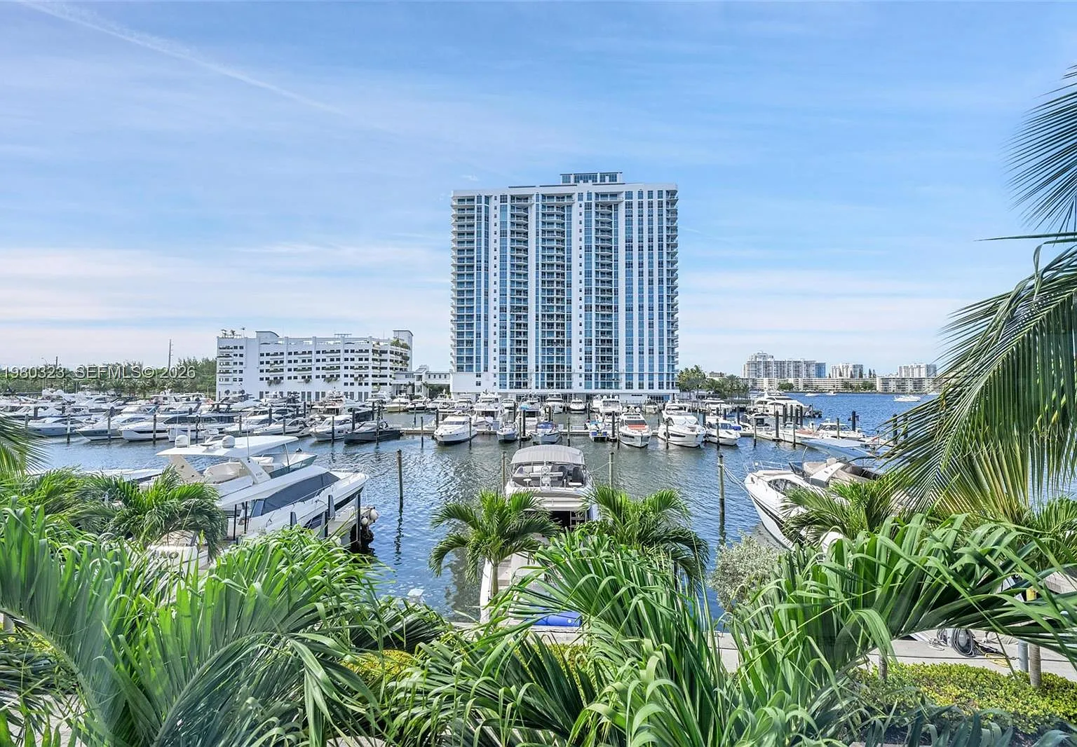 Marina Palms Residences S — Photo 1