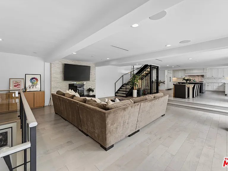760 S San Rafael Ave — Photo 16