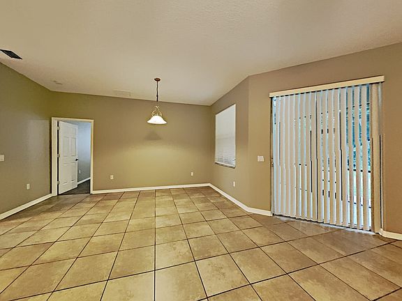 4th image of 2137 The Oaks Blvd