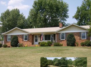 8164 Applewood Ln, Warrenton, VA 20187