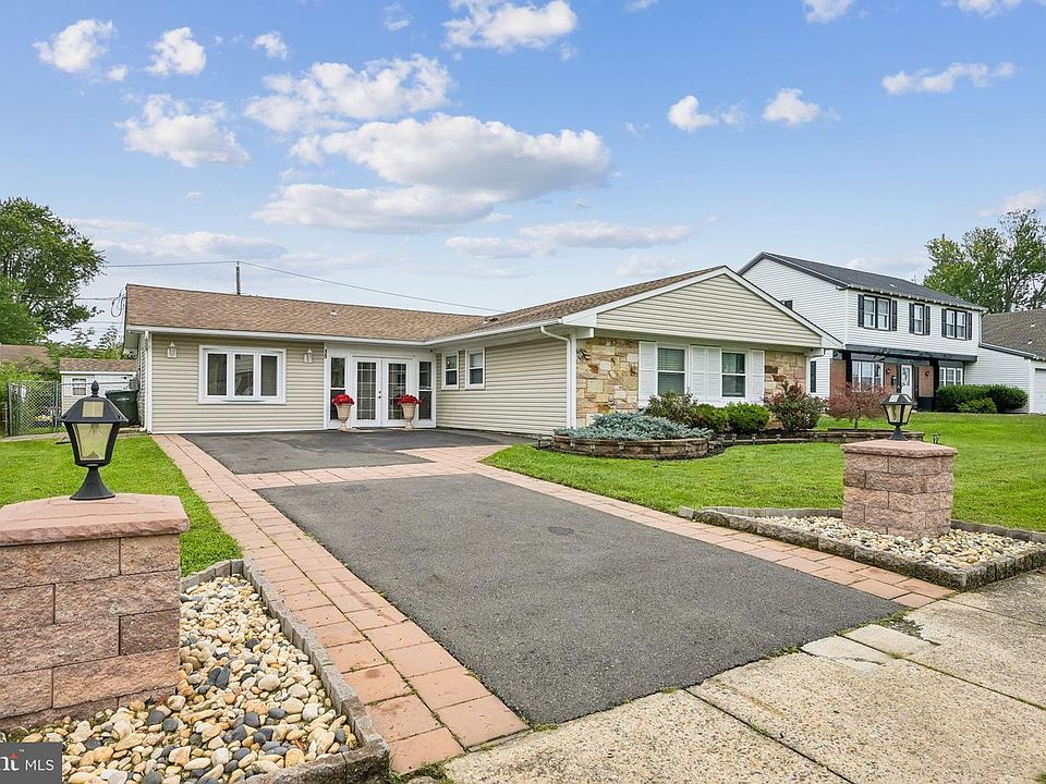 1st image of 15 Gimble Ln