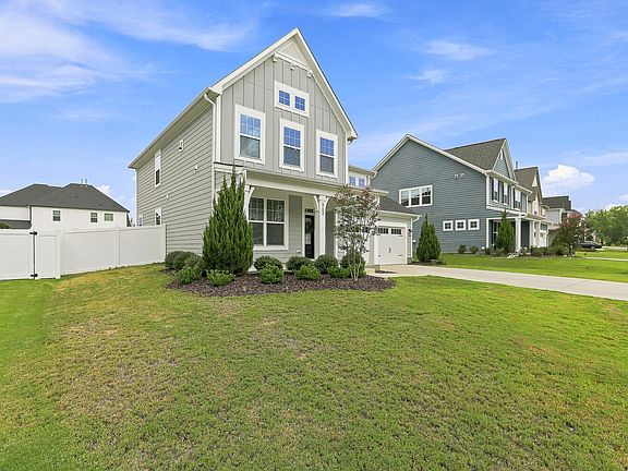 3rd image of 312 Faxton Way