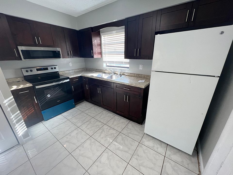 1st image of 9906 N Myrtle St #A & B