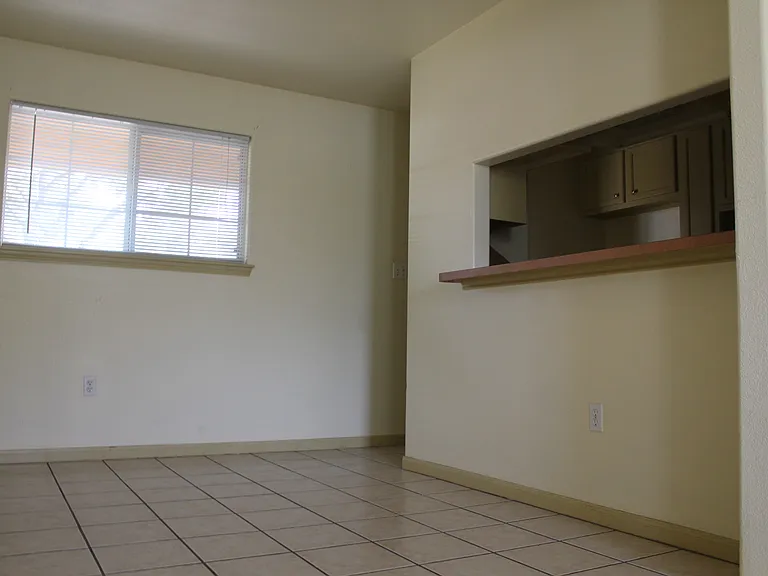 815 Cravens St #F2 — Photo 8