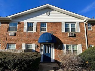 460 Old Town Rd #27M, Pt Jefferson Station, NY 11776
