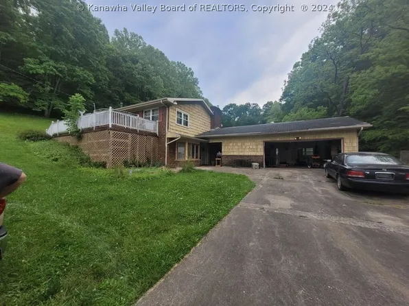 3136 Browns Creek Rd, Saint Albans, WV 25177