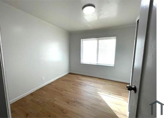 4th image of 5608 S Wilton Pl