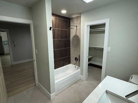 4th image of 1161 Howard St #1161