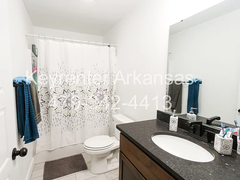 1605 Emma St — Photo 15