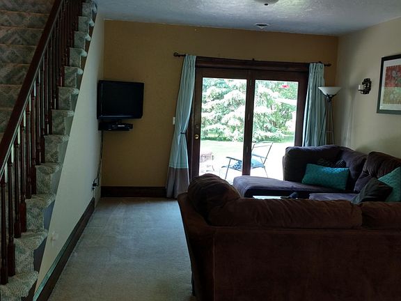 3rd image of 417 Lake St