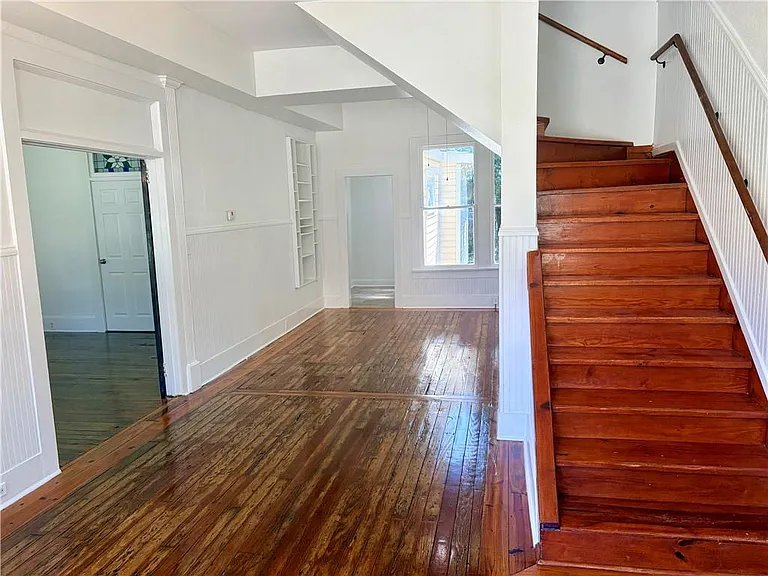 410 E Park Ave — Photo 3