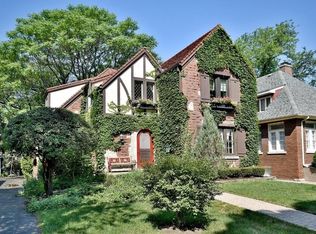 256 Bartram Rd, Riverside, IL 60546