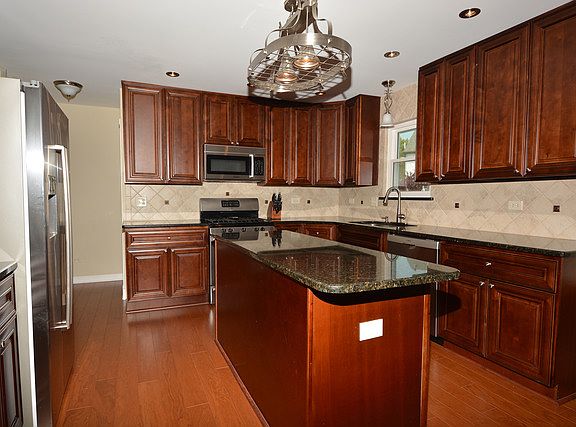 4th image of 2016 Kensington Estates Ct