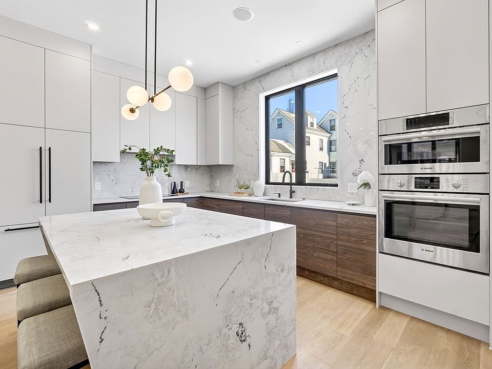 1st image of 10 Pennsylvania Ave #10