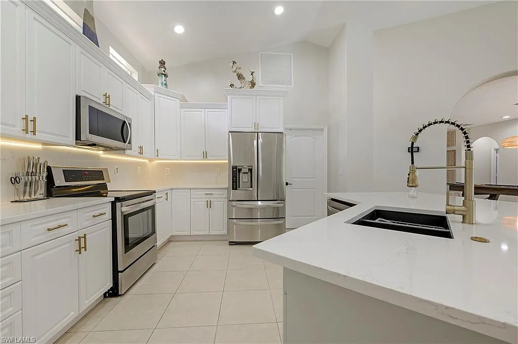 4 bed, 3.0 bath, 2273 sqft, $18,000 — Photo 3