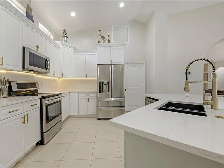 1020 Tivoli Ln — Photo 3