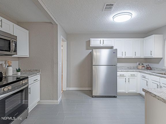 4th image of 3810 ANVERS Boulevard