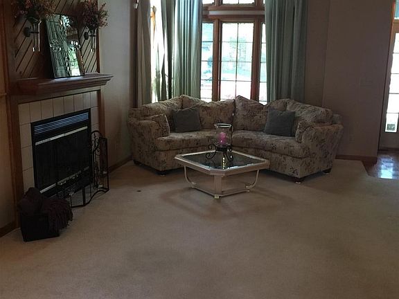 3rd image of 1948 Creeksedge Dr