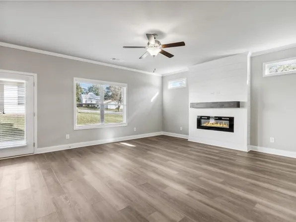 22 Hampton Forest Ln, Hoschton, GA 30548