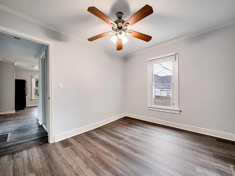 1507 Meridian St — Photo 13