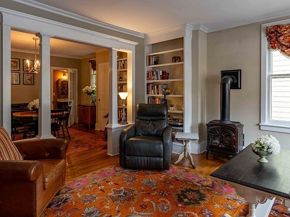 3rd image of 51 Perry St