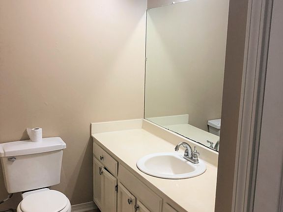 3rd image of 2625 Kelli Dr APT B