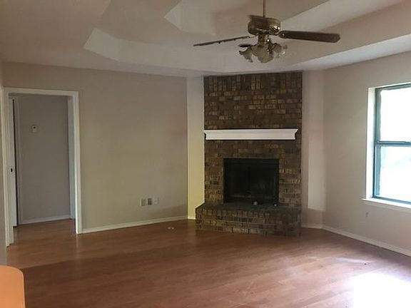 4th image of 1945 Kings Canyon Cir