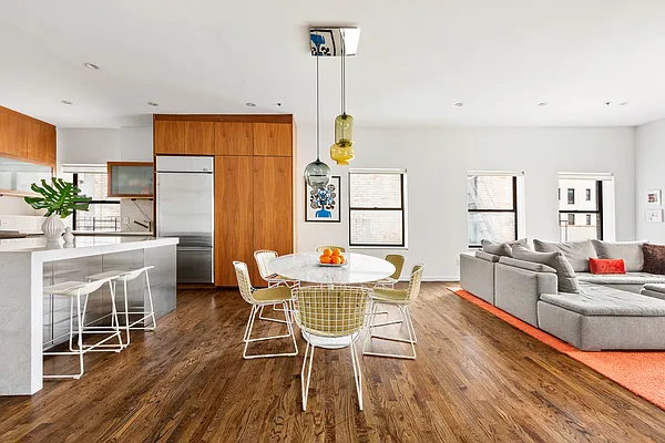 Sold by Compass | media 1