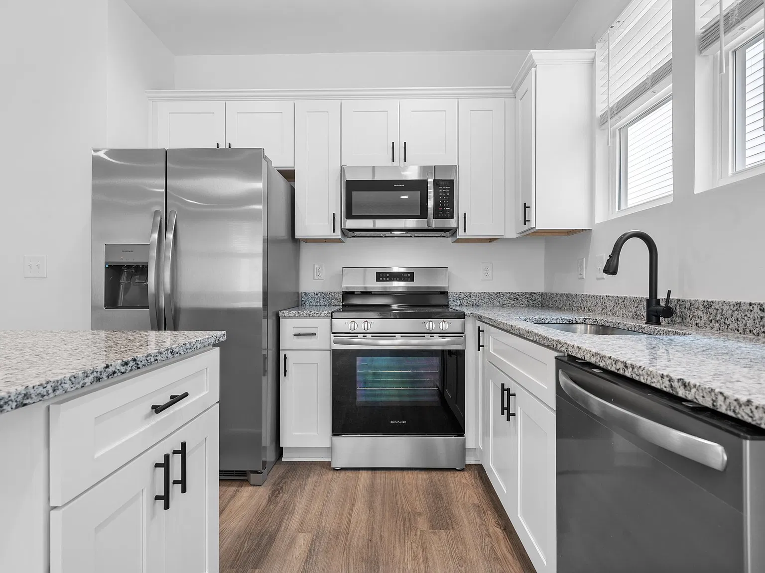 3 bed, 2.5 bath, 1376 sqft, $1,700 — Photo 4