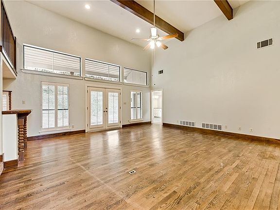 5th image of 903 Portofino Dr